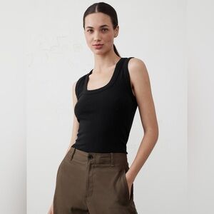 🔴 Banana Republic U-NECK TANK